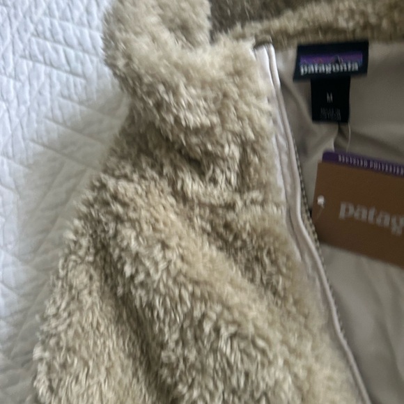 Patagonia Beige Sherpa Vest - Picture 10 of 13